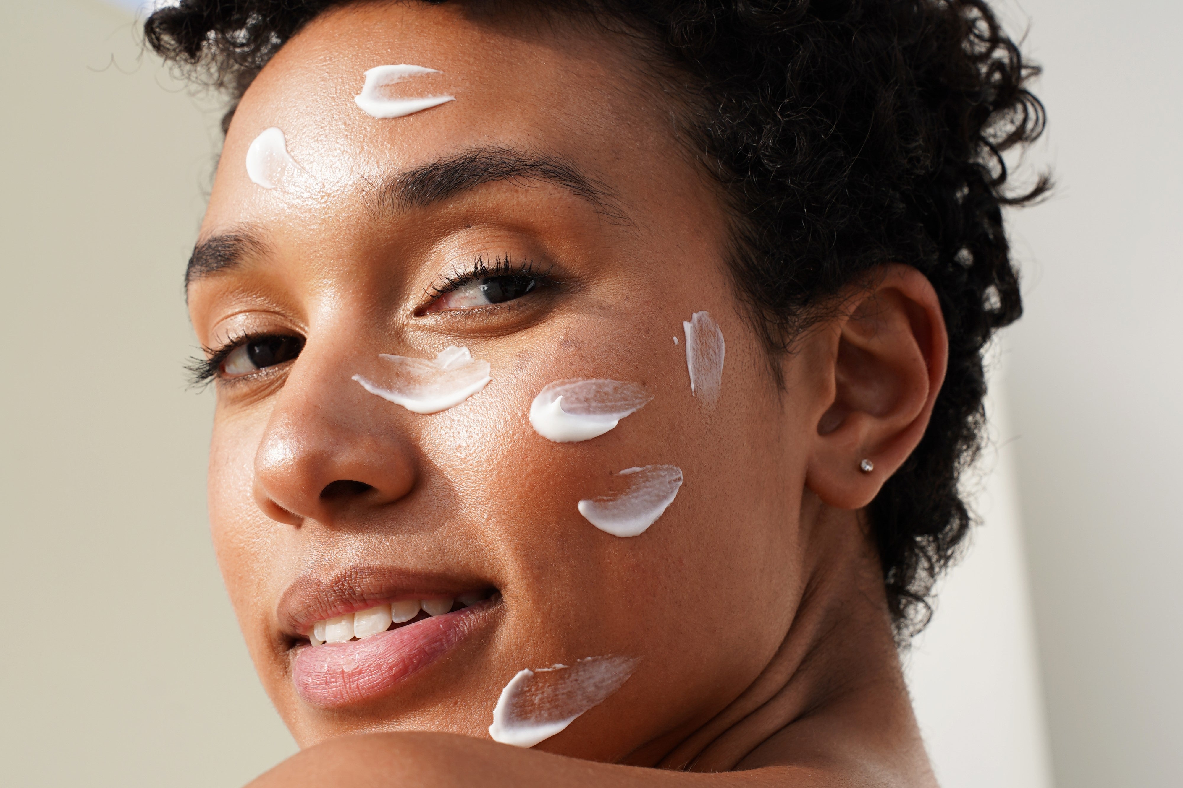 How Blue Light Affects Your Skin 